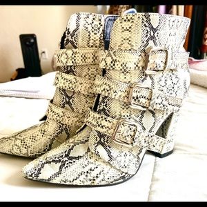 Amazing hot snakeskin heels! Size 37 or 6/6 1/2
